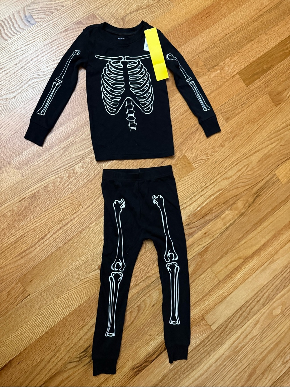 New glow n the dark old navy 4T skeleton set